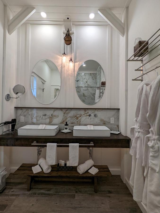 كيلونا الغربية Autumn Lane B&B, Farmhouse Elegance & Stunning Lakeviews المظهر الخارجي الصورة