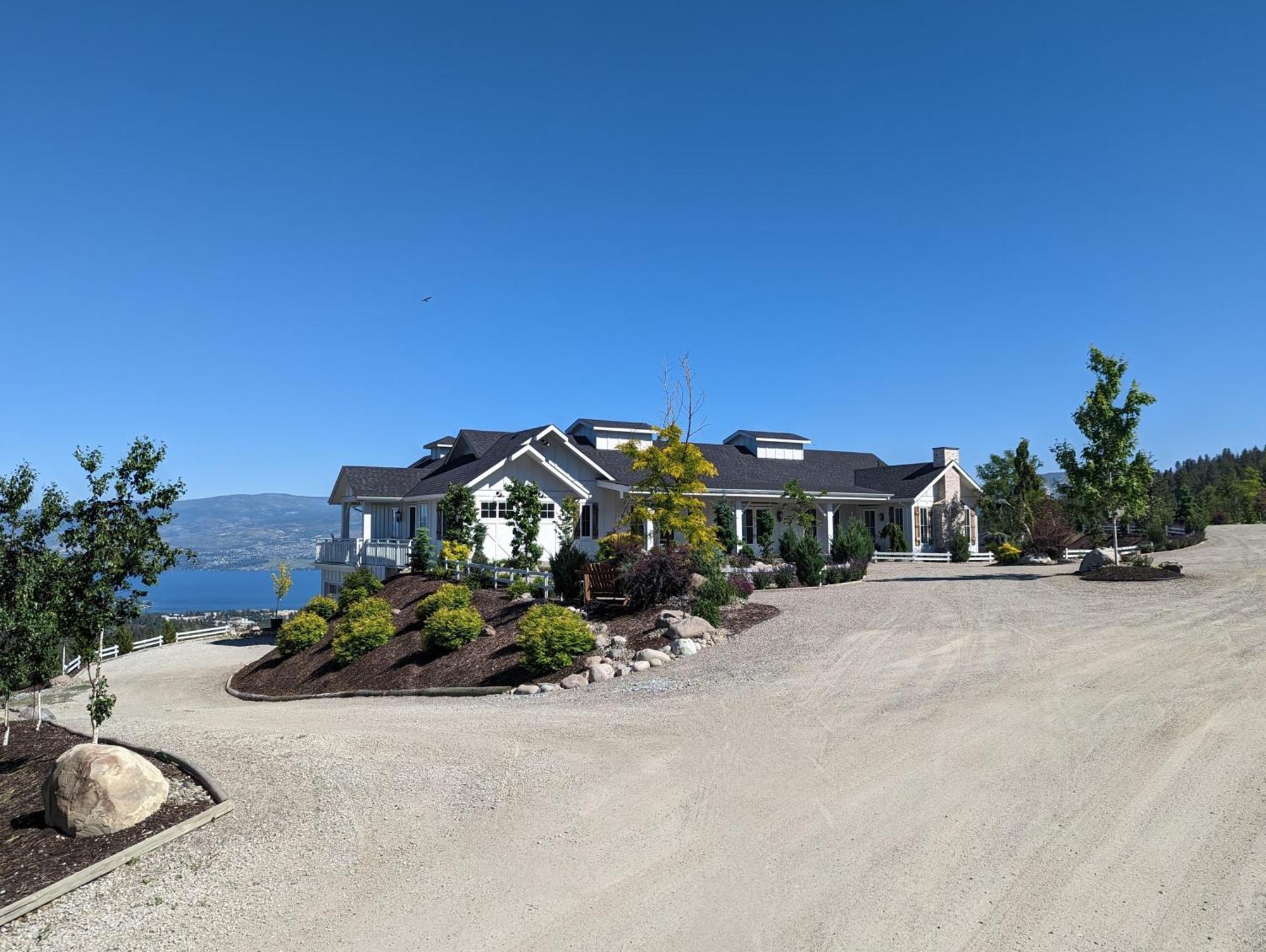 كيلونا الغربية Autumn Lane B&B, Farmhouse Elegance & Stunning Lakeviews المظهر الخارجي الصورة